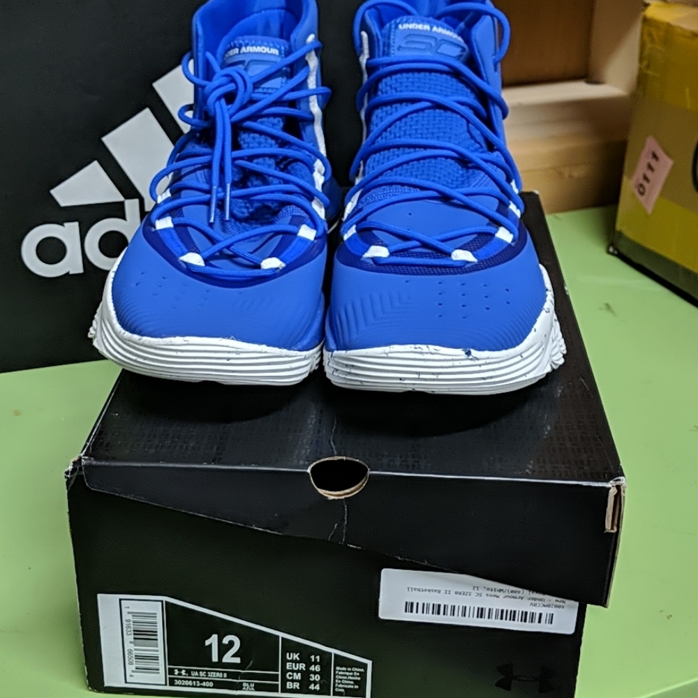 Under Armour Men's SC 3ZERO II Basketball Shoes